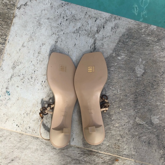 ✖️SOLD✖️Cult Gaia Caitlyn Kitten Heel NIB - Picture 6 of 8